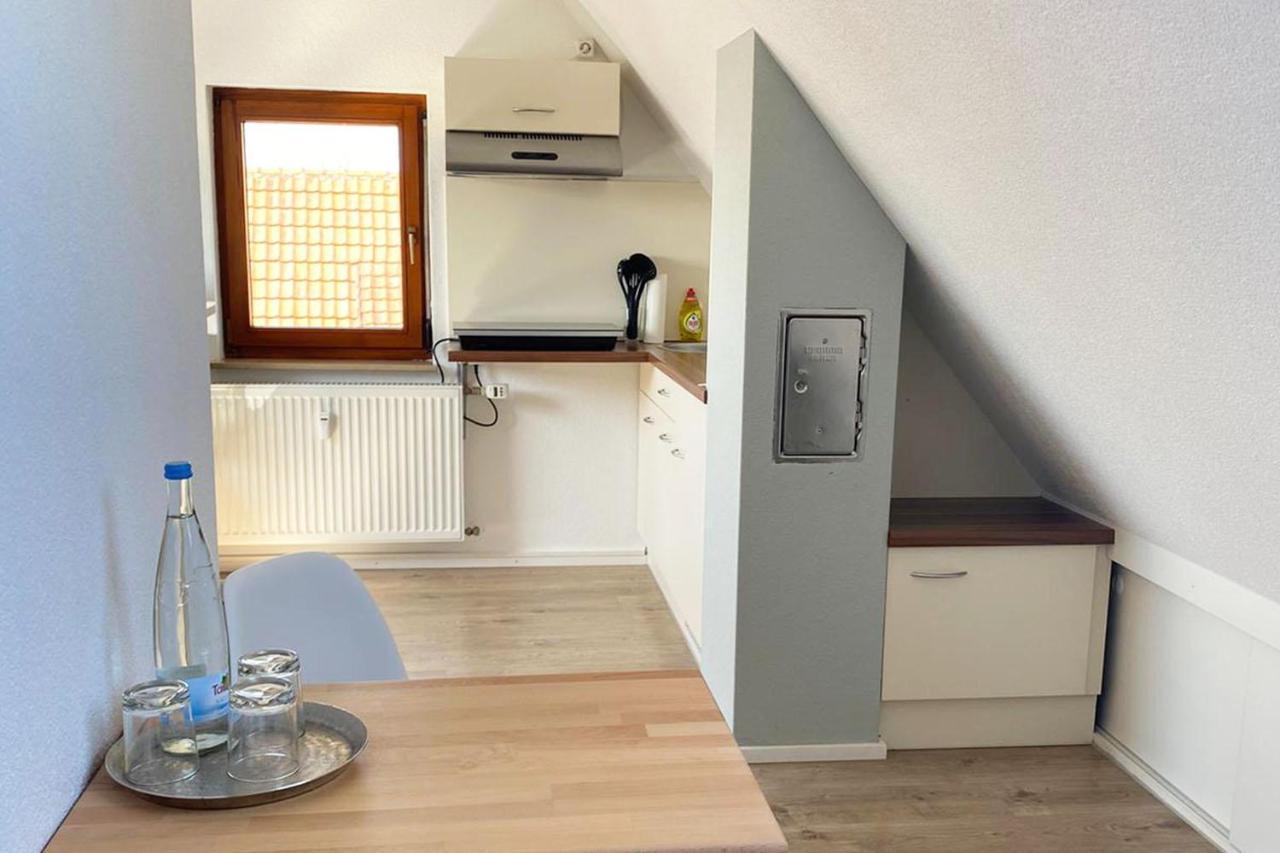 Gemuetliche 2 Zimmerwohnung Mit Tv Und Wlan Wendlingen am Neckar Exterior photo